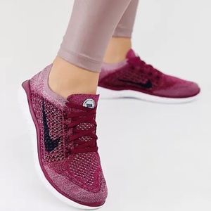 ❤️(WMNS) BERRY FLYKNIT RUNNING SNEAKERS Nike